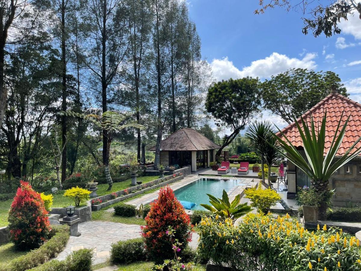 Balinese Villa In Берастагі Екстер'єр фото