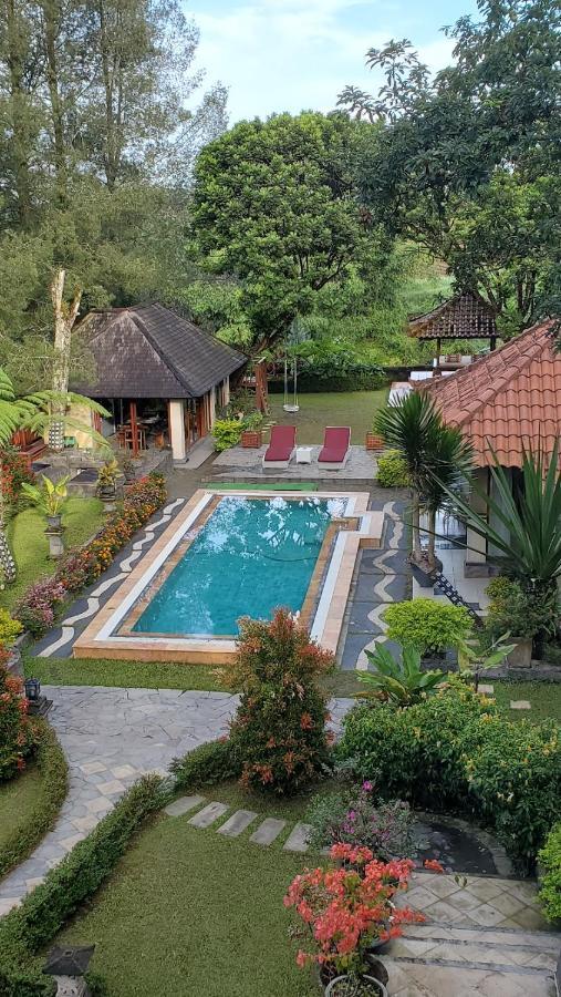 Balinese Villa In Берастагі Екстер'єр фото
