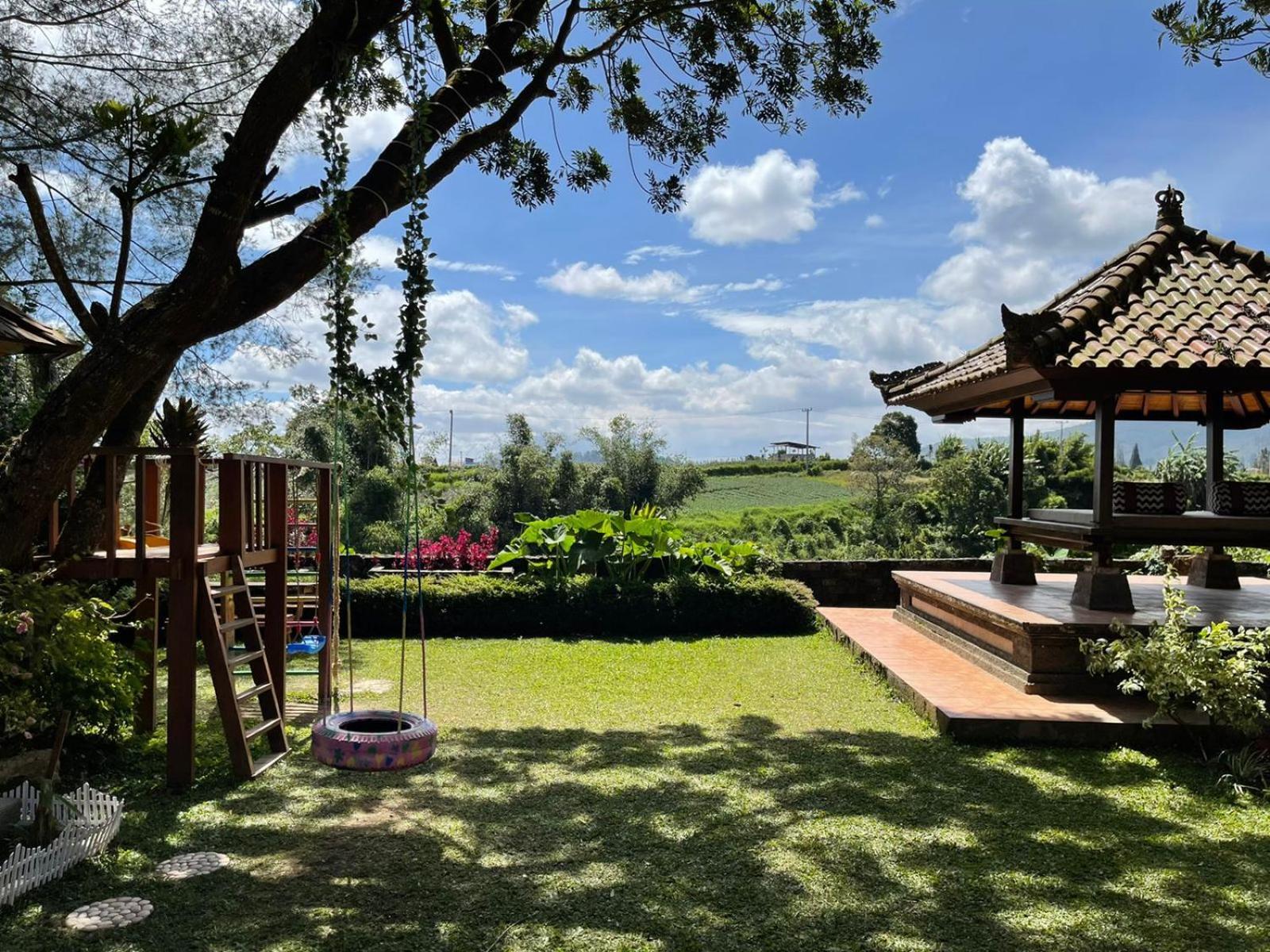 Balinese Villa In Берастагі Екстер'єр фото