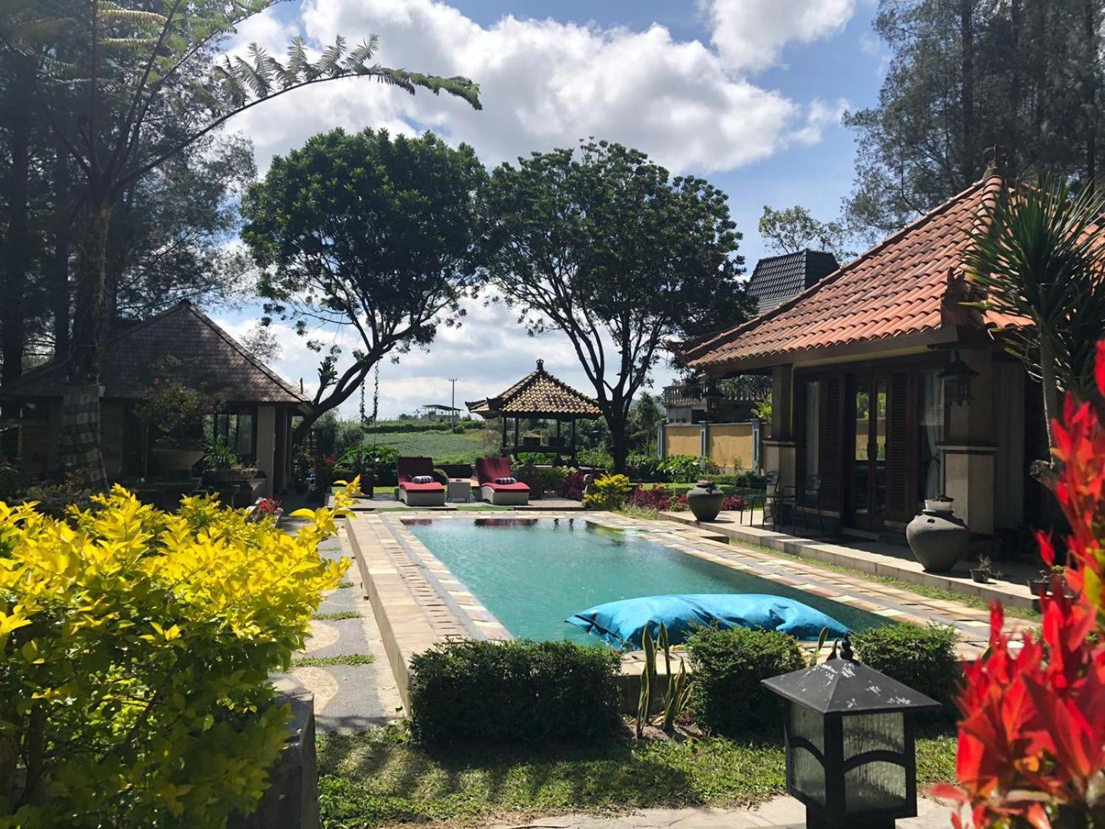 Balinese Villa In Берастагі Екстер'єр фото